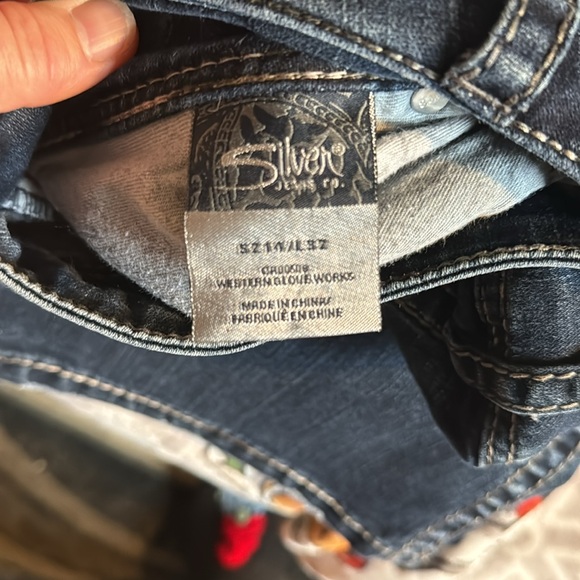 Silver Jeans - Picture 5 of 5